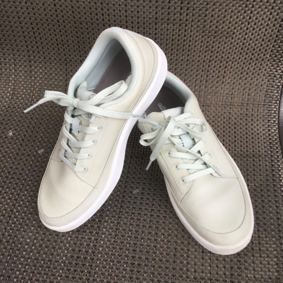 Woman’s Allbirds Plant Pacers - Size 8 - Picture 10 of 10